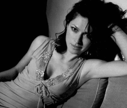 daryl yates recommends karina lombard sexy pic