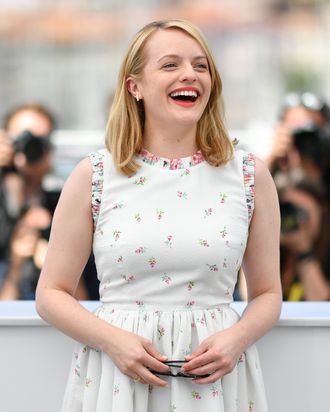 alice mckee recommends elisabeth moss nude pic