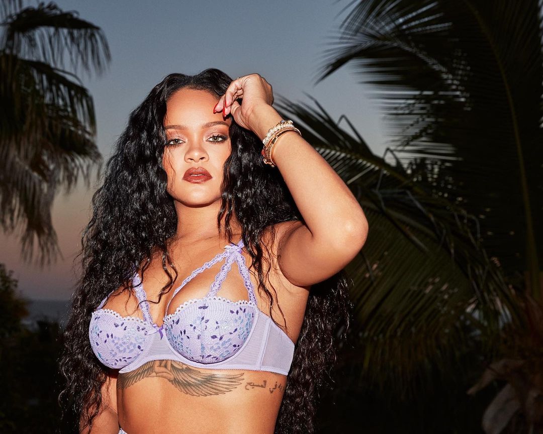 aly mackay recommends Hot Pic Rihanna