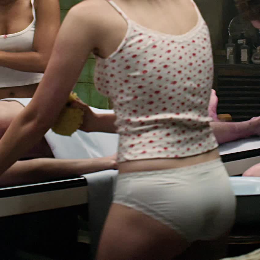 Best of Kiernan shipka ass