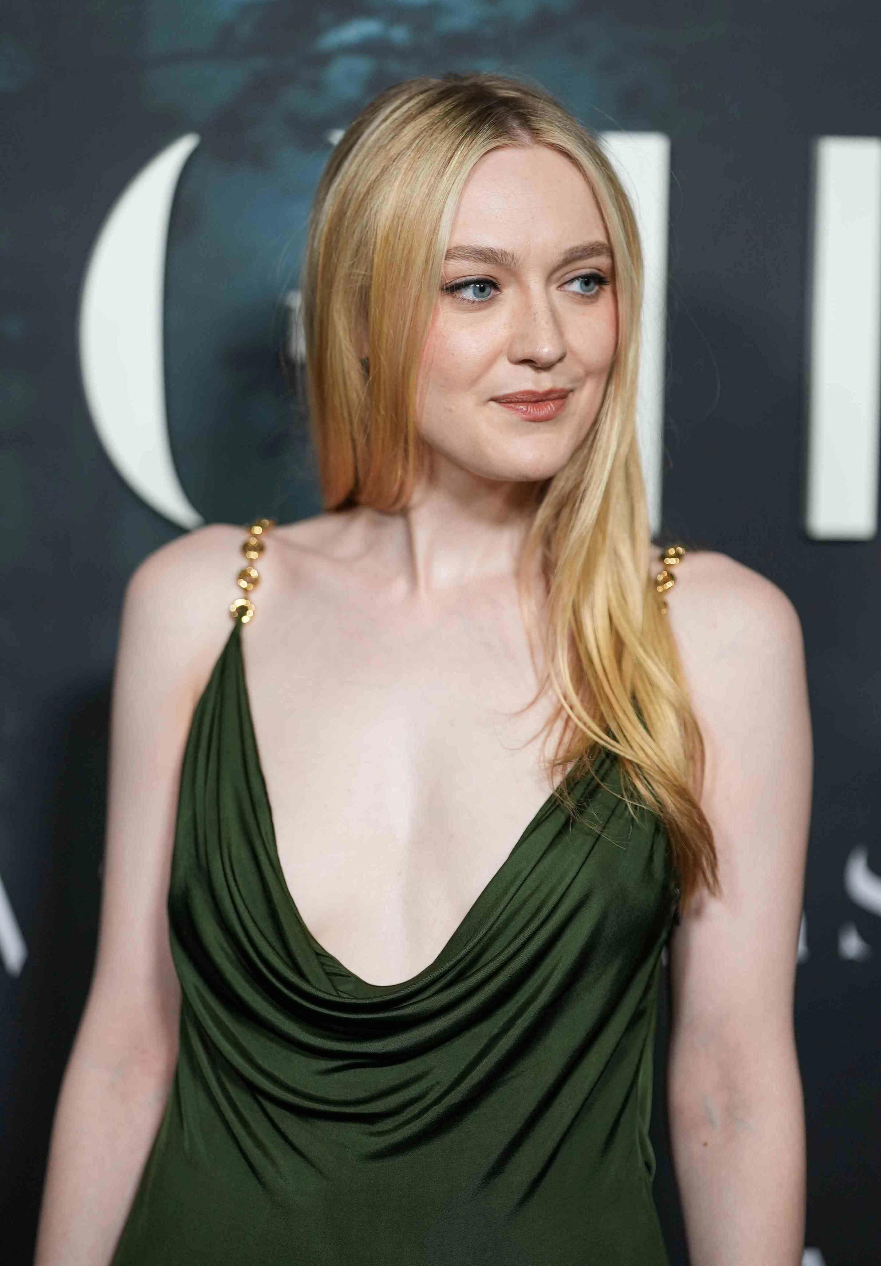 dakota fanning butt