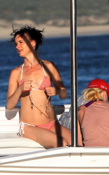 colin woolgar recommends juliette lewis bikini pic