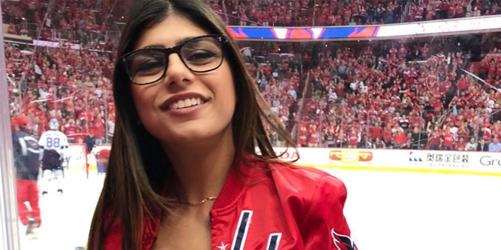 Mia Khalifa With Fan cock picks