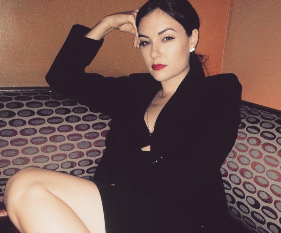 Sasha Grey Sexy peep spy