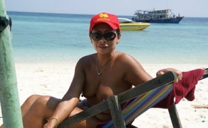 chris meuleners recommends thailand beach nude pic